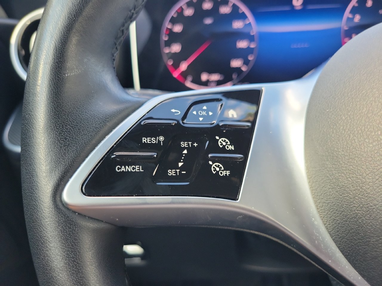 Used 2025 Mercedes-Benz C 300 Sedan image 20