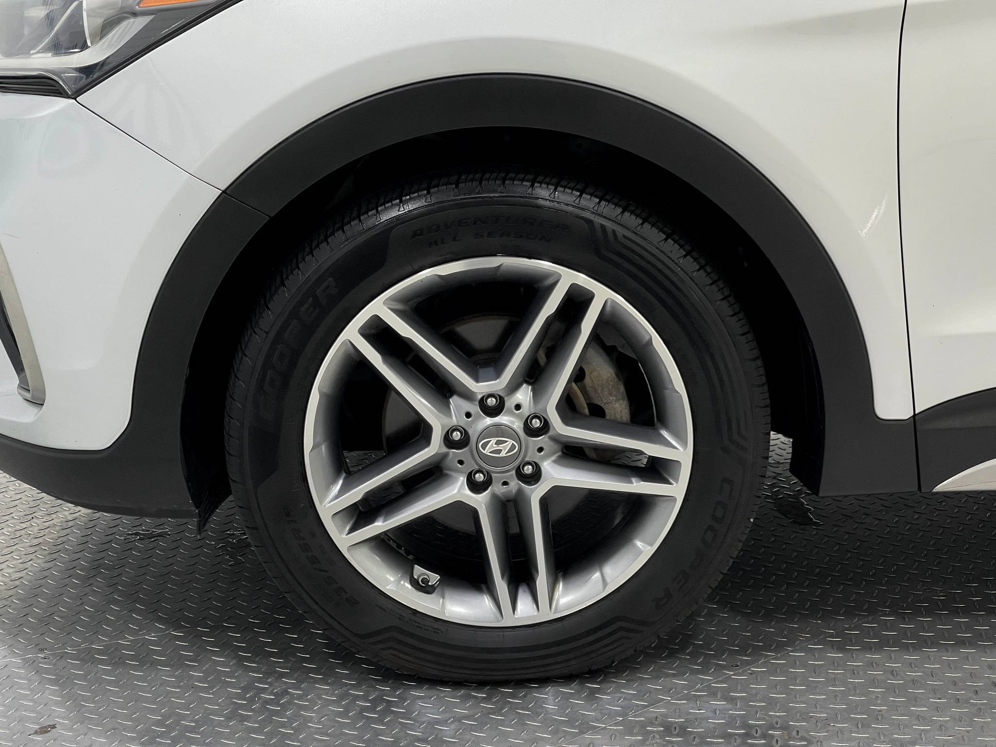 Used 2019 Hyundai Santa Fe XL AWD/4WD image 37