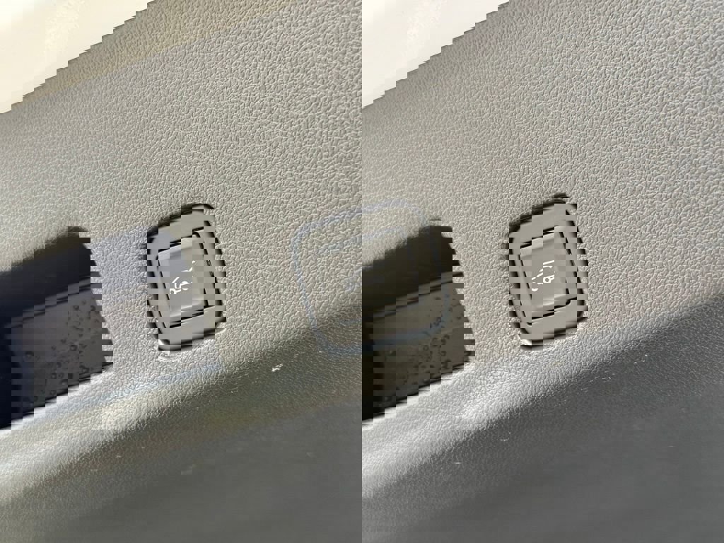 Used 2024 GMC Acadia AT4 w/ Super Cruise Package image 17