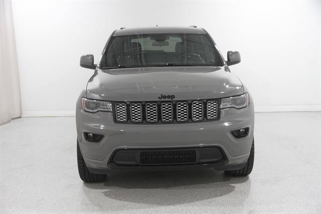 Used 2021 Jeep Grand Cherokee Laredo X AWD/4WD image 2
