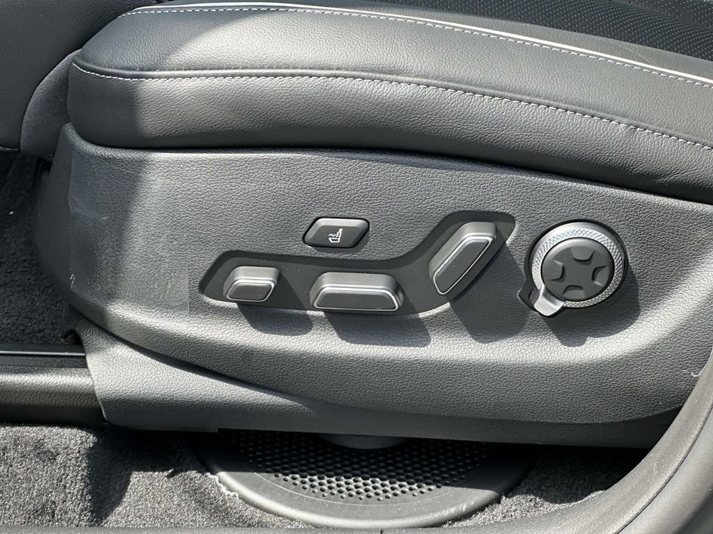 New 2025 Genesis GV80 2.5T Prestige image 15