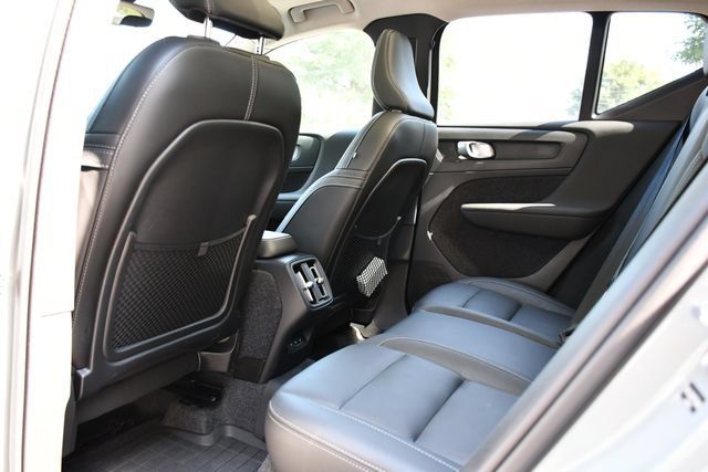 Certified 2026 Volvo XC40 B5 Plus AWD/4WD image 17