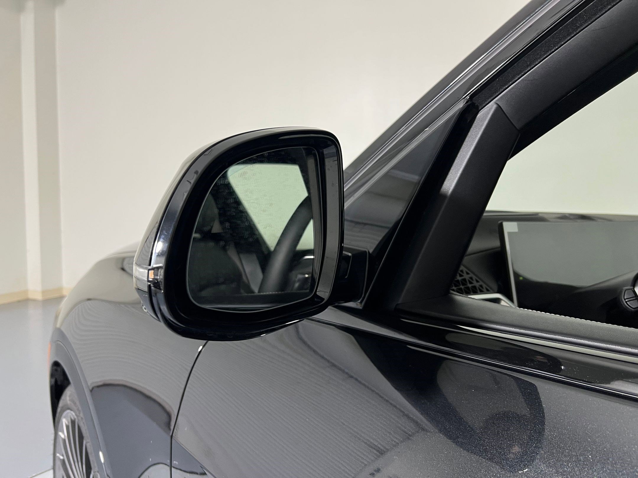 New 2026 BMW ALPINA XB7 image 24