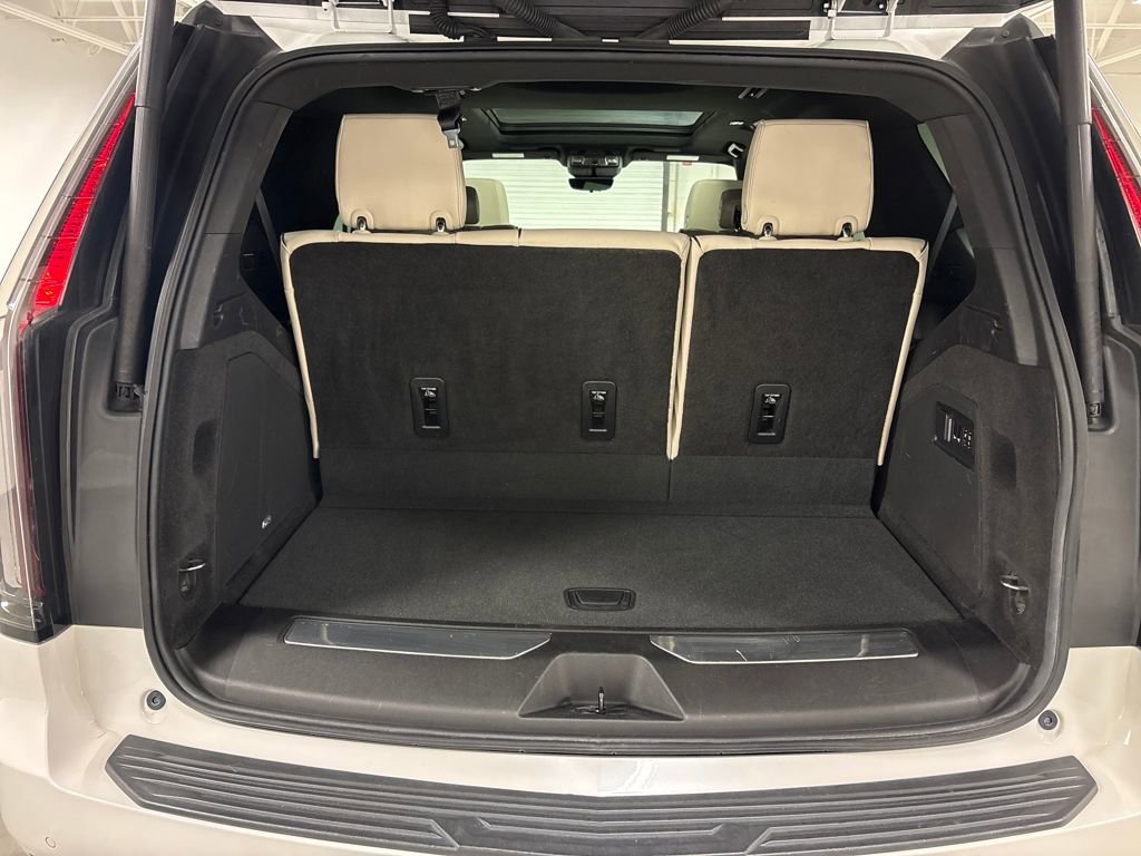 Certified 2023 Cadillac Escalade Sport w/ LPO, ONYX Package image 19