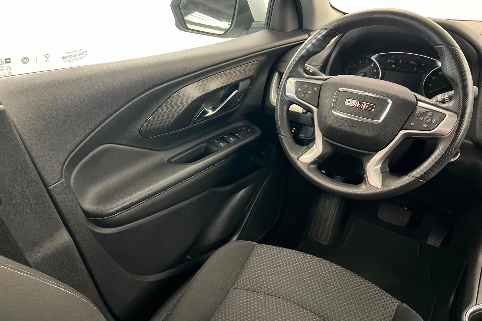 Used 2023 GMC Terrain SLE w/ Driver Convenience Package FWD image 12