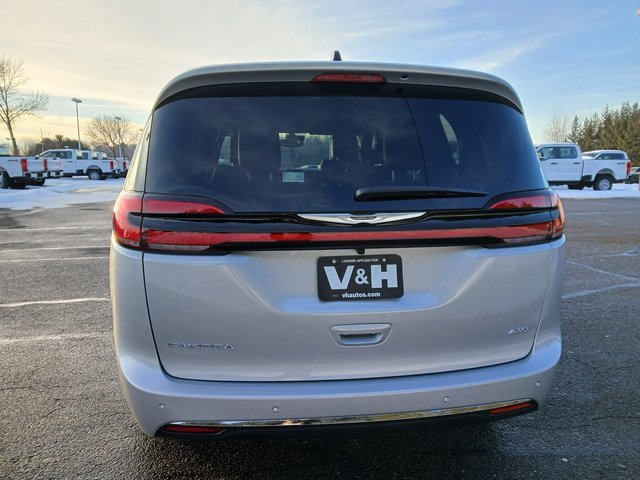 New 2026 Chrysler Pacifica Select image 5
