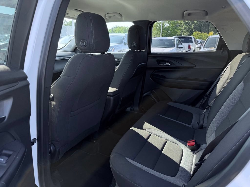 Used 2025 Chevrolet TrailBlazer LT AWD/4WD image 19