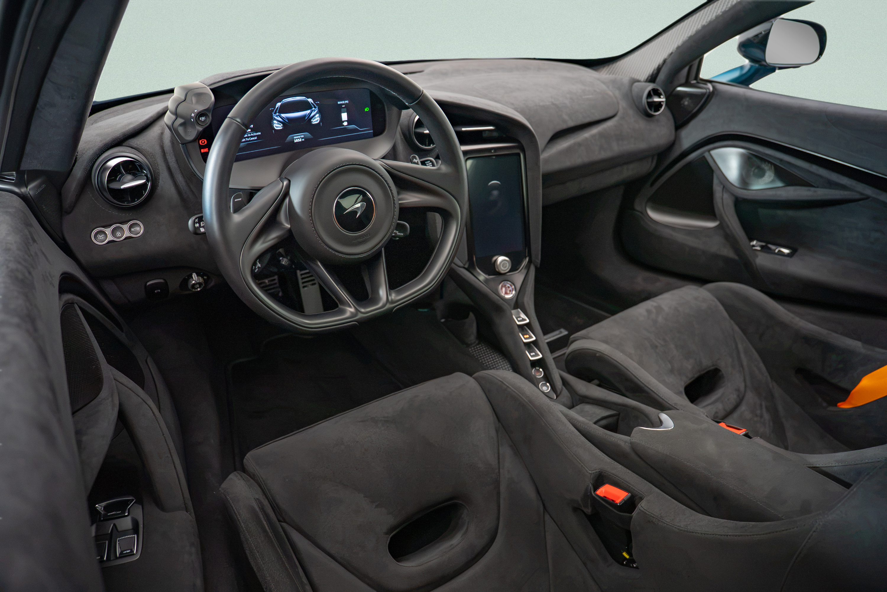 Used 2024 McLaren 750S RWD image 17