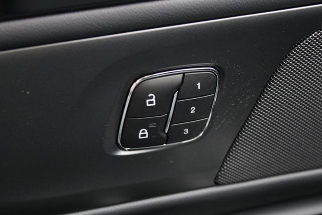 New 2026 Lincoln Nautilus Reserve AWD/4WD image 54