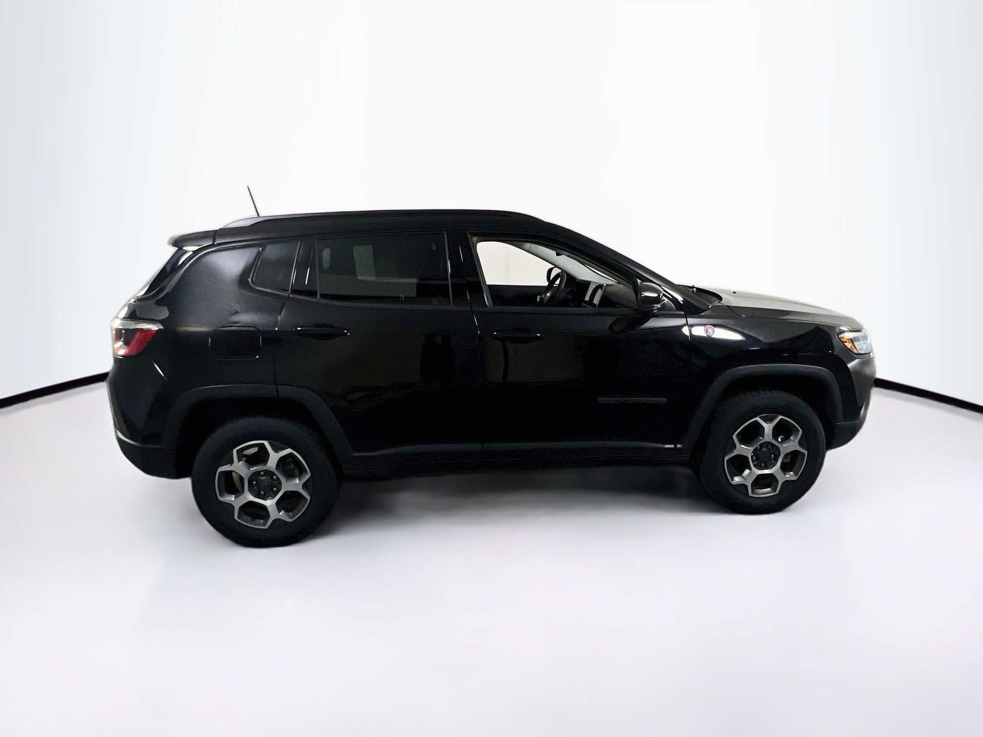 Used 2022 Jeep Compass Trailhawk AWD/4WD image 4
