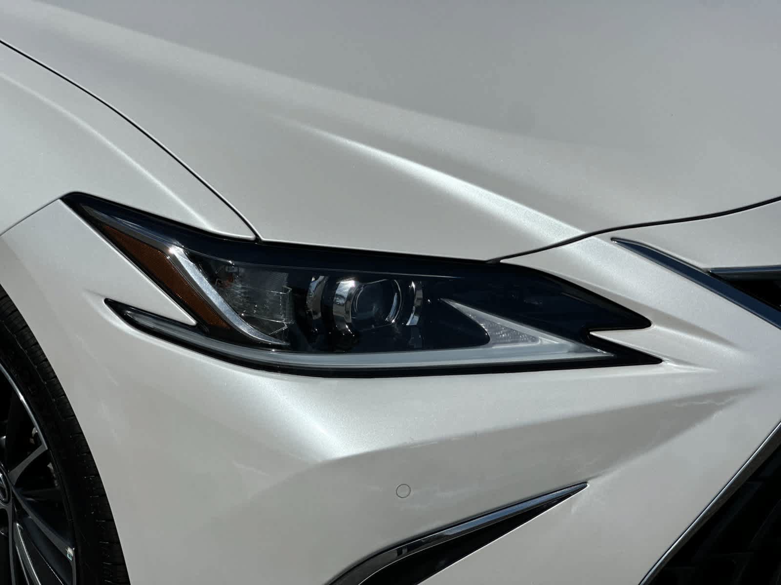 Used 2024 Lexus ES 300h w/ Premium Package FWD image 27