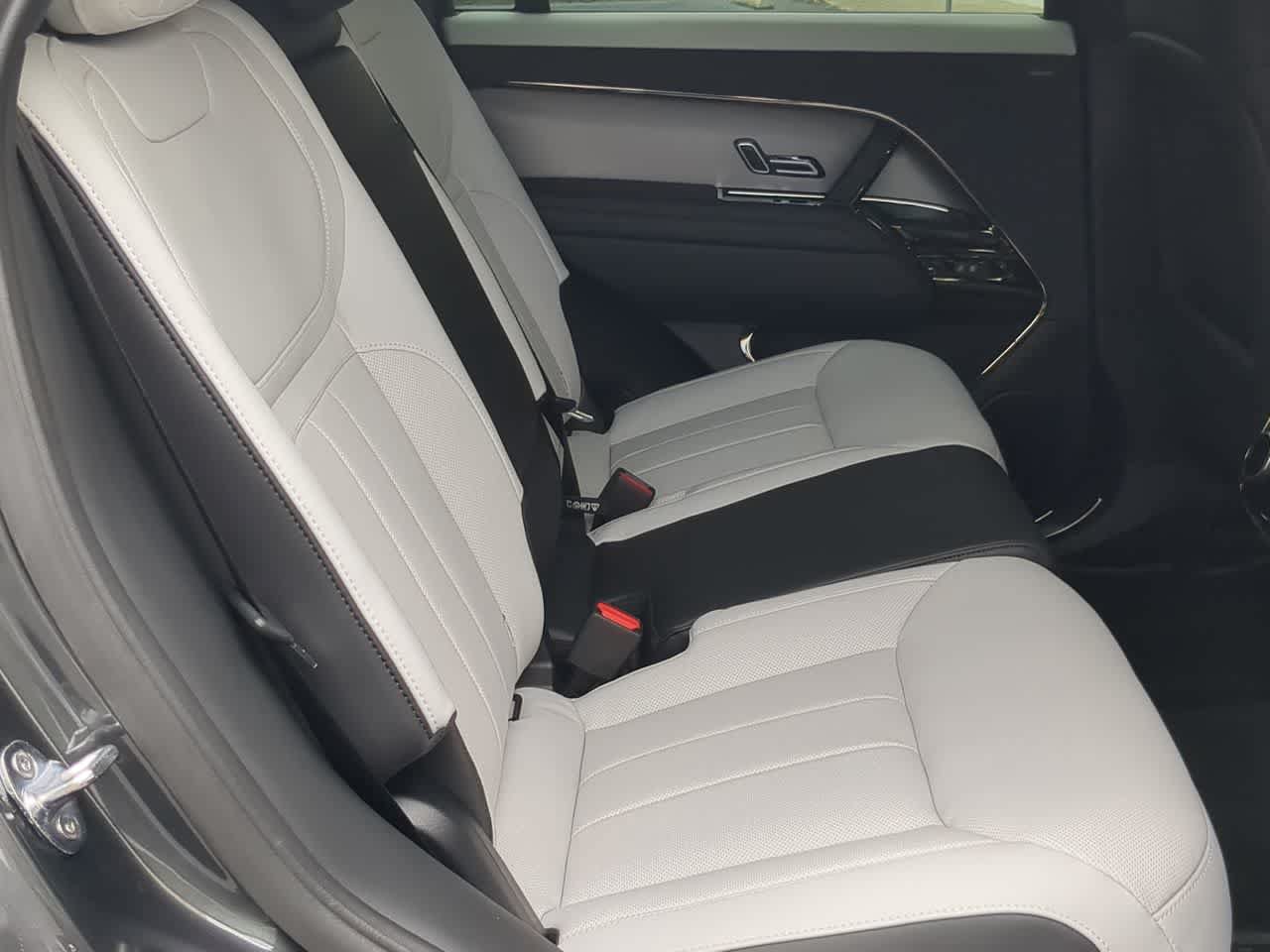 New 2026 Land Rover Range Rover Sport Dynamic SE AWD/4WD image 22