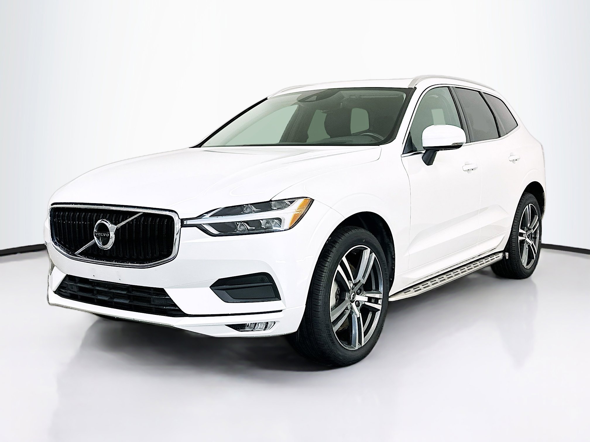 Used 2021 Volvo XC60 T6 Momentum w/ Protection Package Premier AWD/4WD image 3