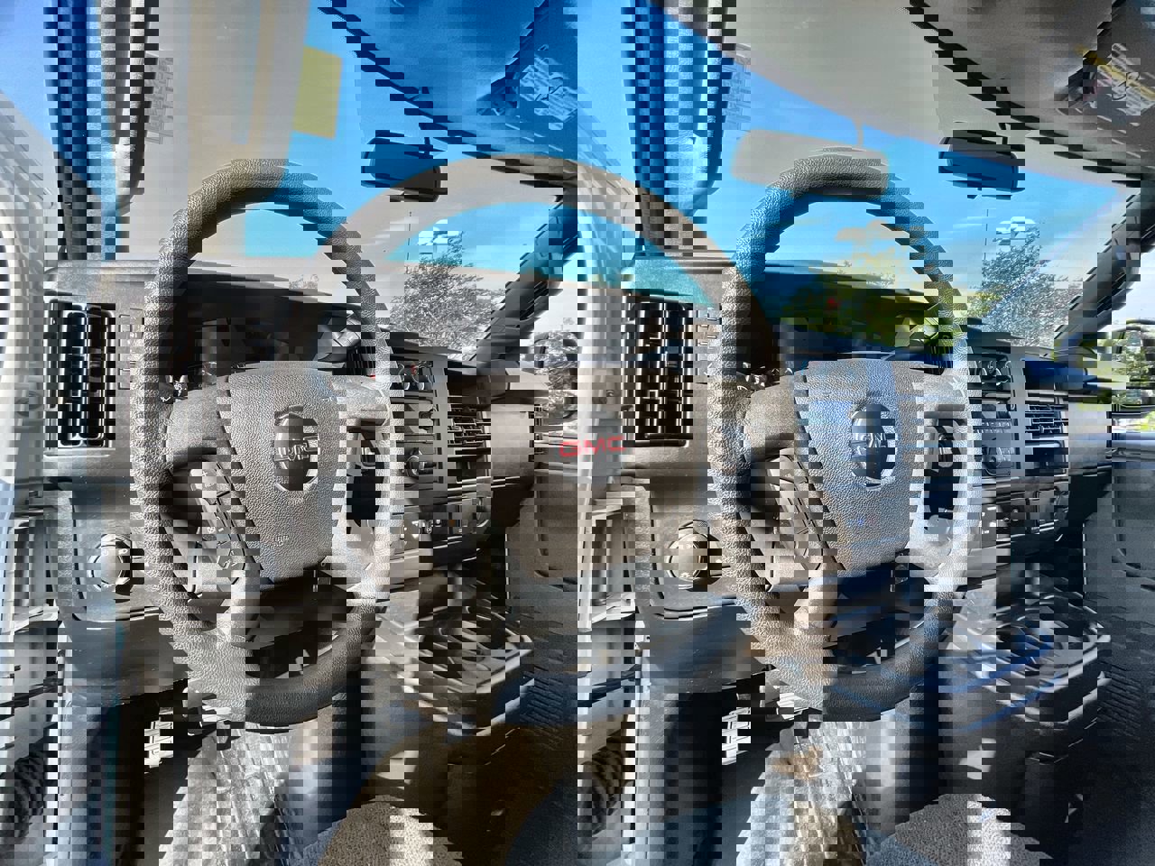 Used 2024 GMC Savana 2500 w/ Driver Convenience Package image 10