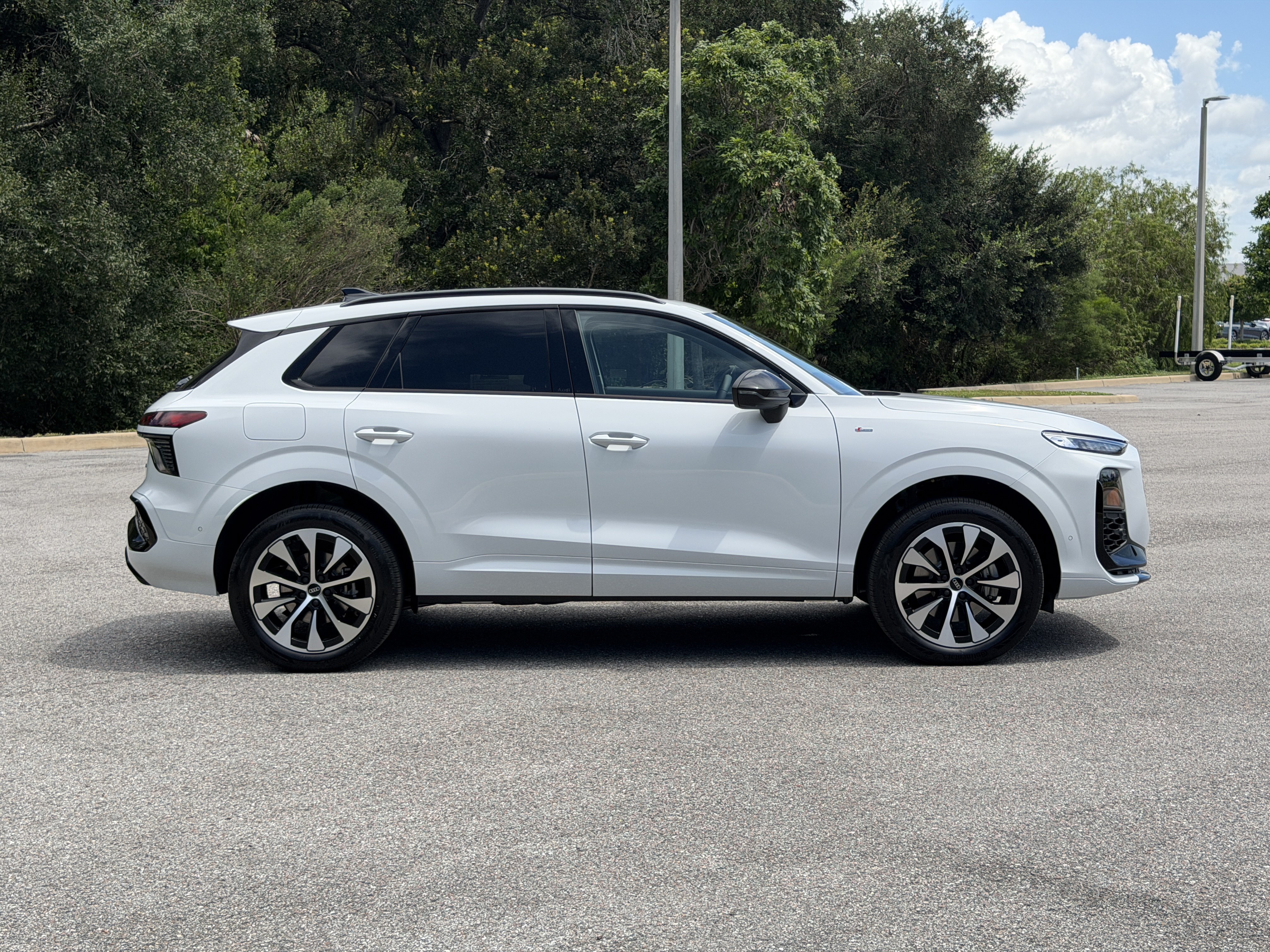 New 2026 Audi Q3 quattro 2.0T AWD/4WD image 8