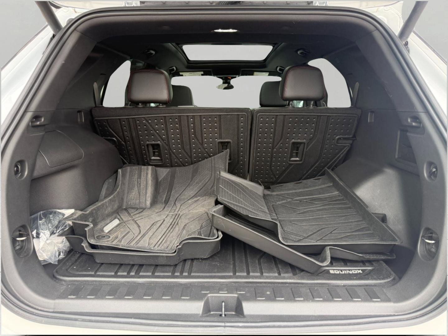 Used 2023 Chevrolet Equinox RS image 16