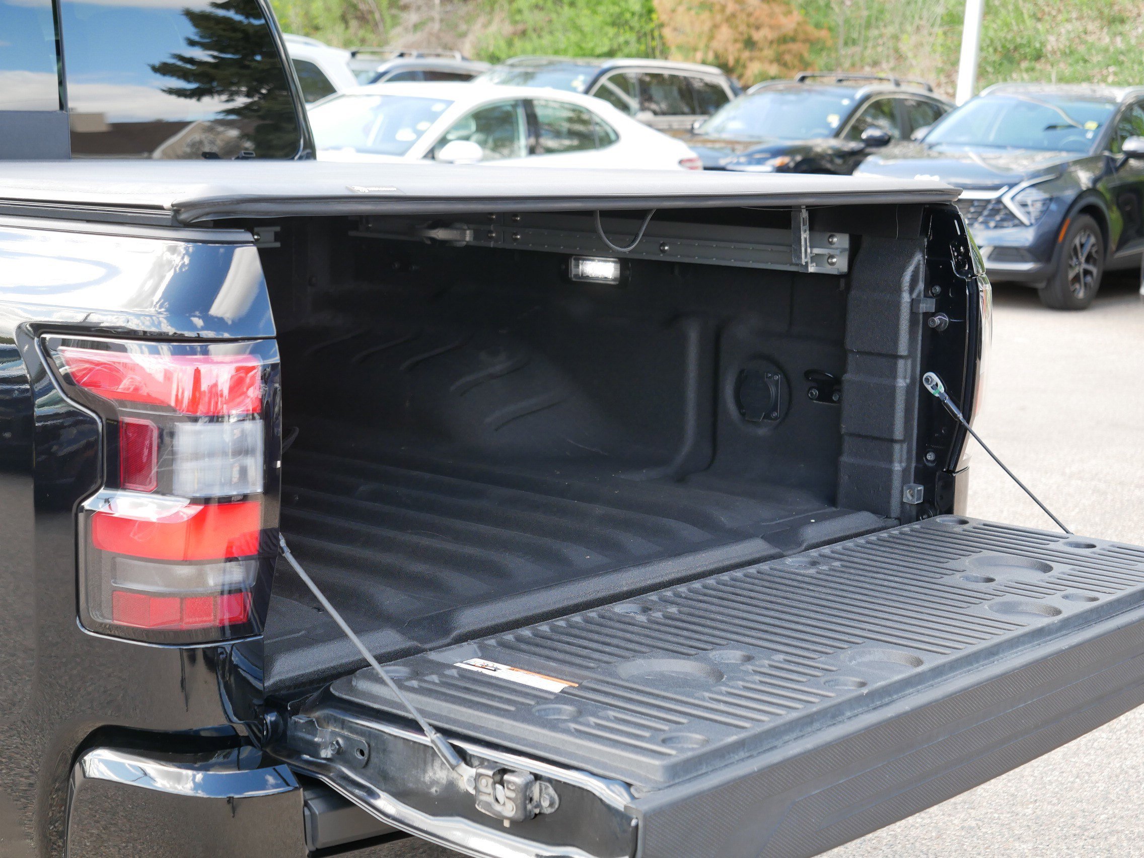 Certified 2023 Nissan Frontier PRO-4X w/ Pro-4X Premium Package AWD/4WD image 18