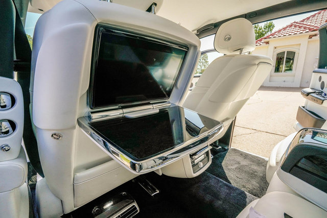 Used 2020 Rolls-Royce Phantom Sedan RWD image 47