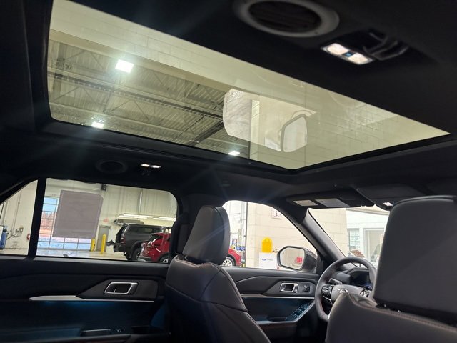 New 2026 Ford Explorer ST-Line w/ ST-Line Street Pack image 18