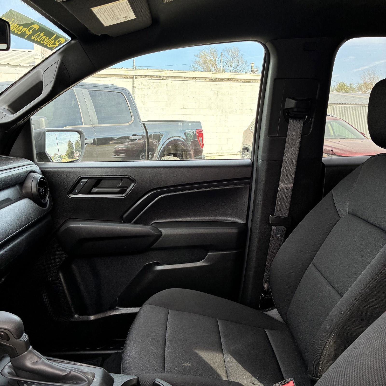 Used 2024 Chevrolet Colorado W/T image 4