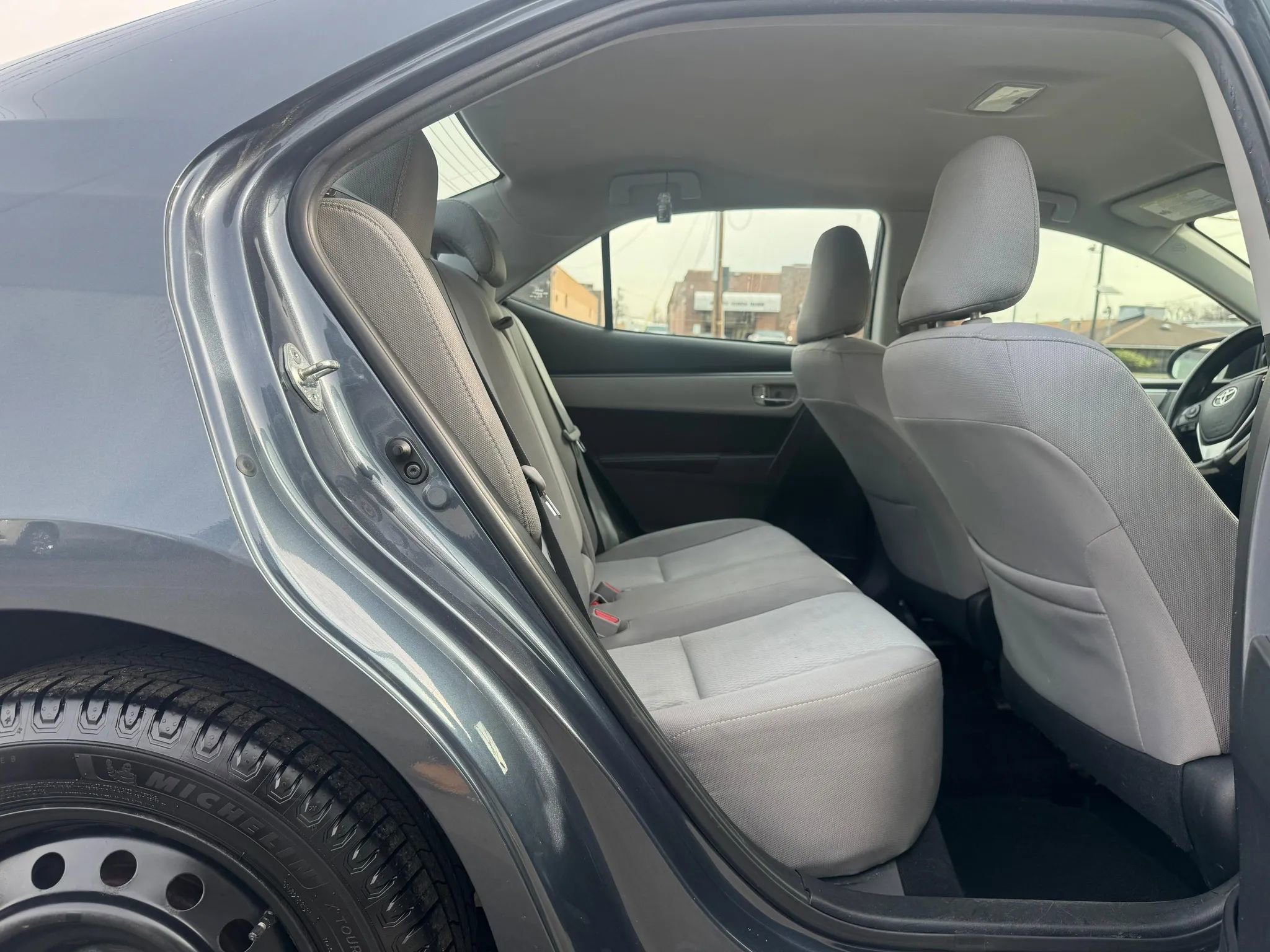 Used 2016 Toyota Corolla LE FWD image 13