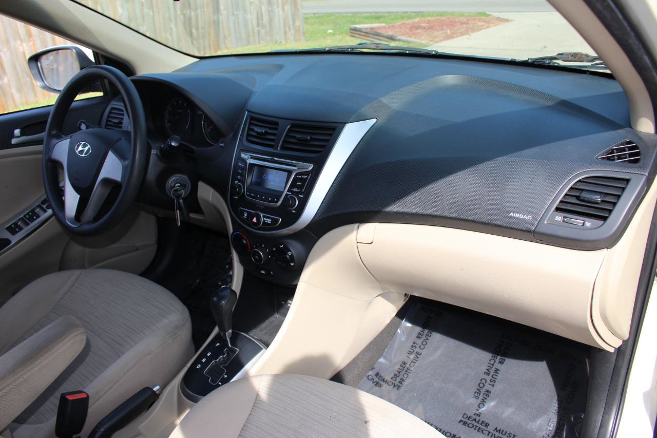 Used 2016 Hyundai Accent SE image 33