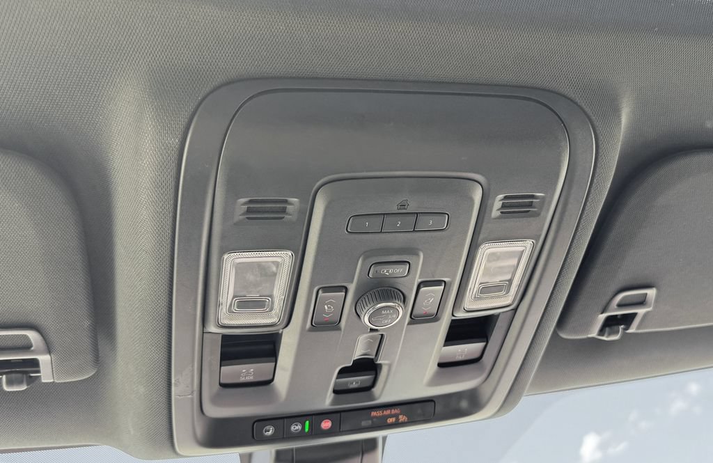 Used 2022 Chevrolet Suburban High Country AWD/4WD image 28