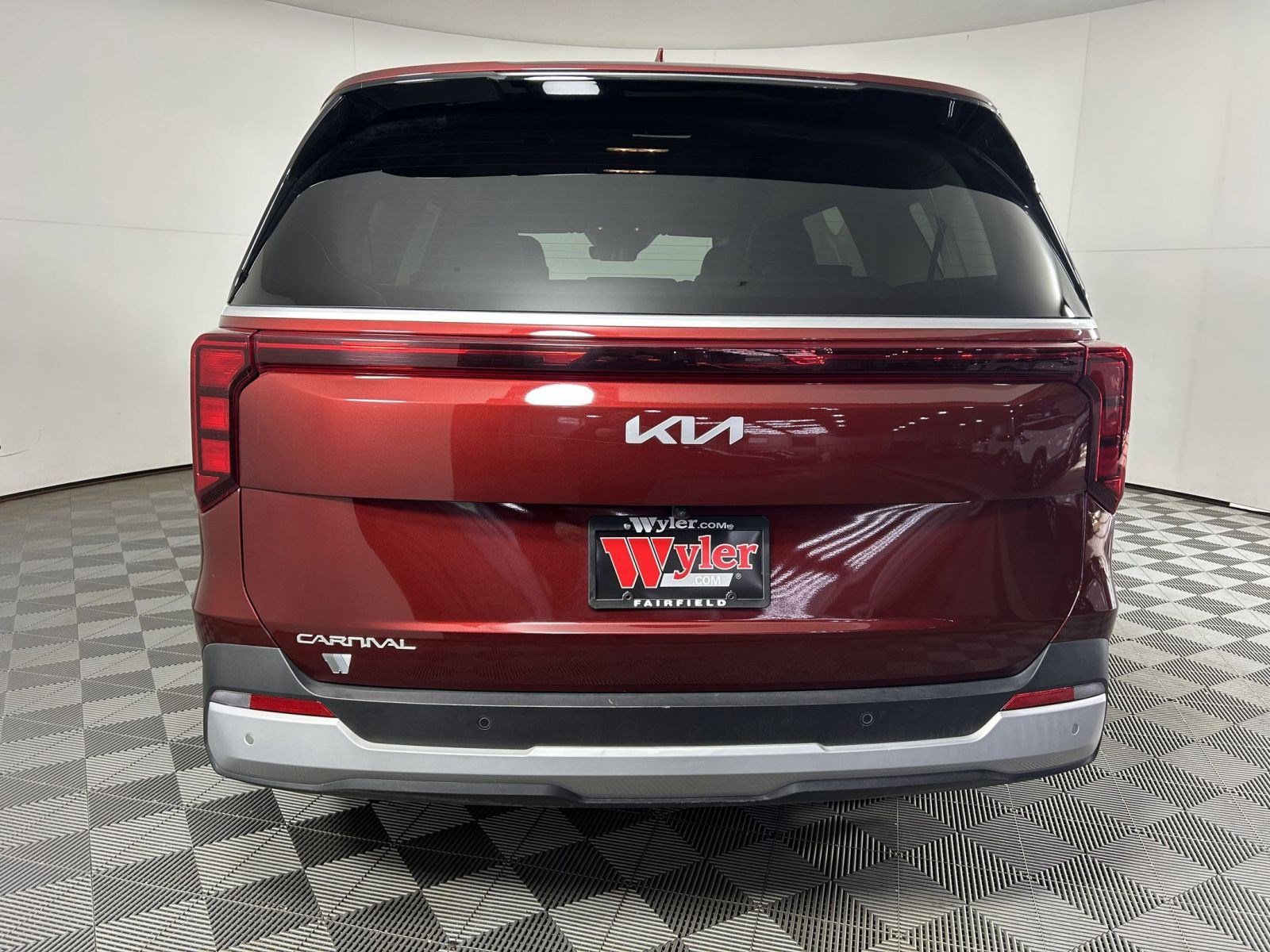 Certified 2025 Kia Carnival LXS image 12