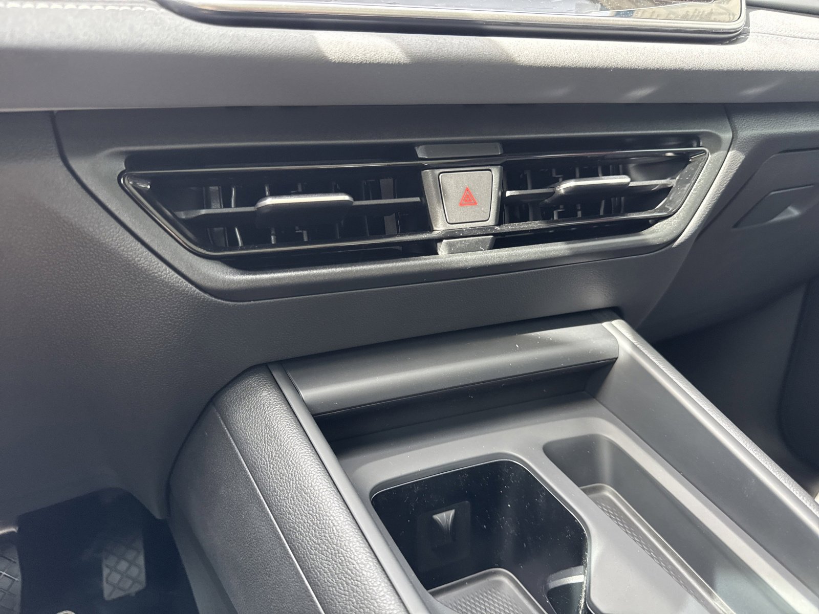 New 2026 Volkswagen Tiguan SE image 28