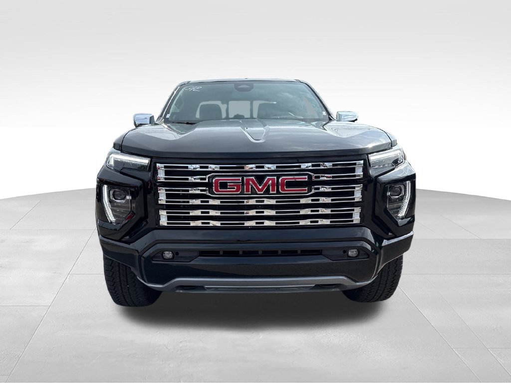New 2026 GMC Canyon Denali w/ LPO, Denali Black Edition AWD/4WD image 8