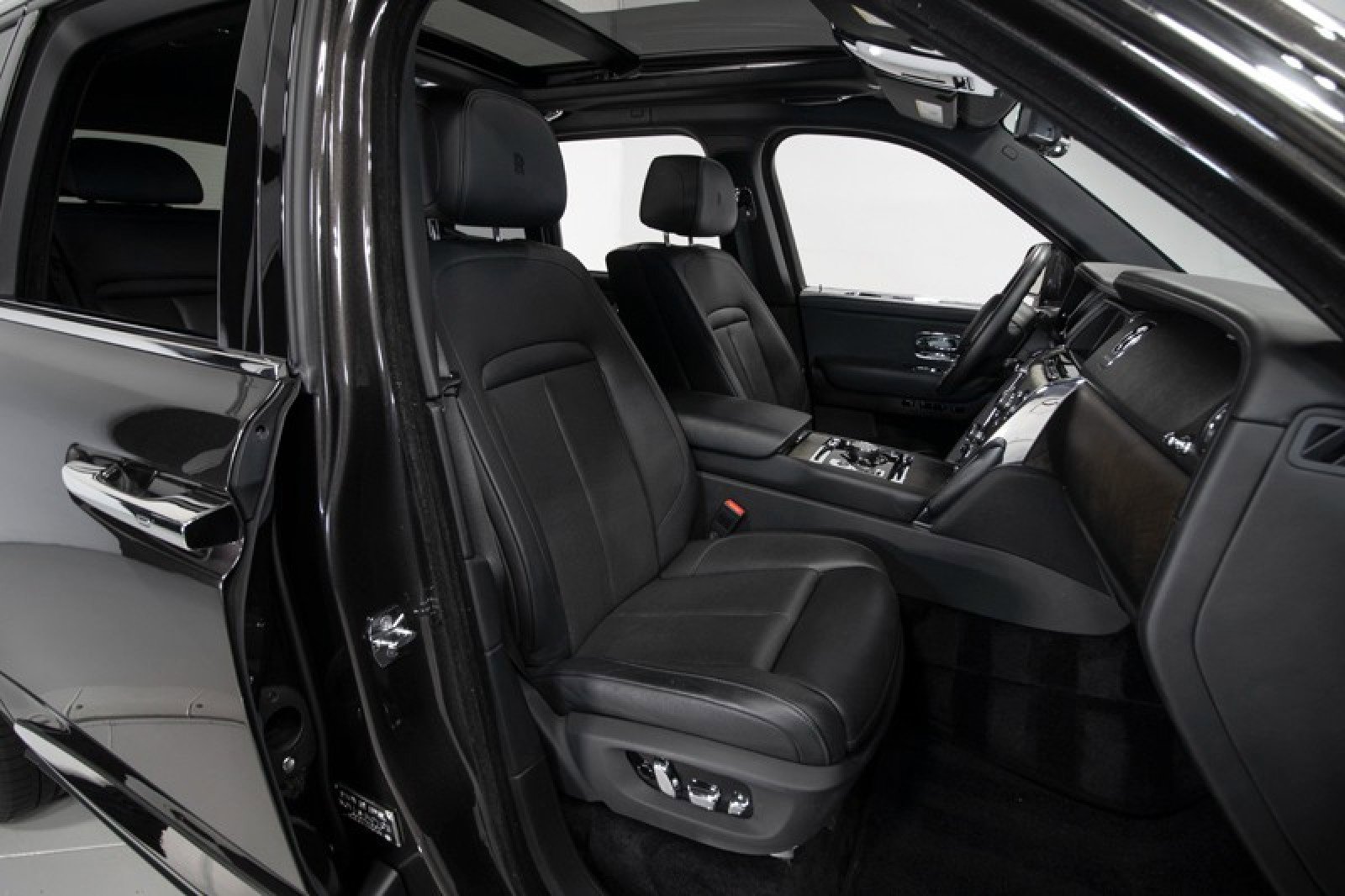 Used 2019 Rolls-Royce Cullinan image 61