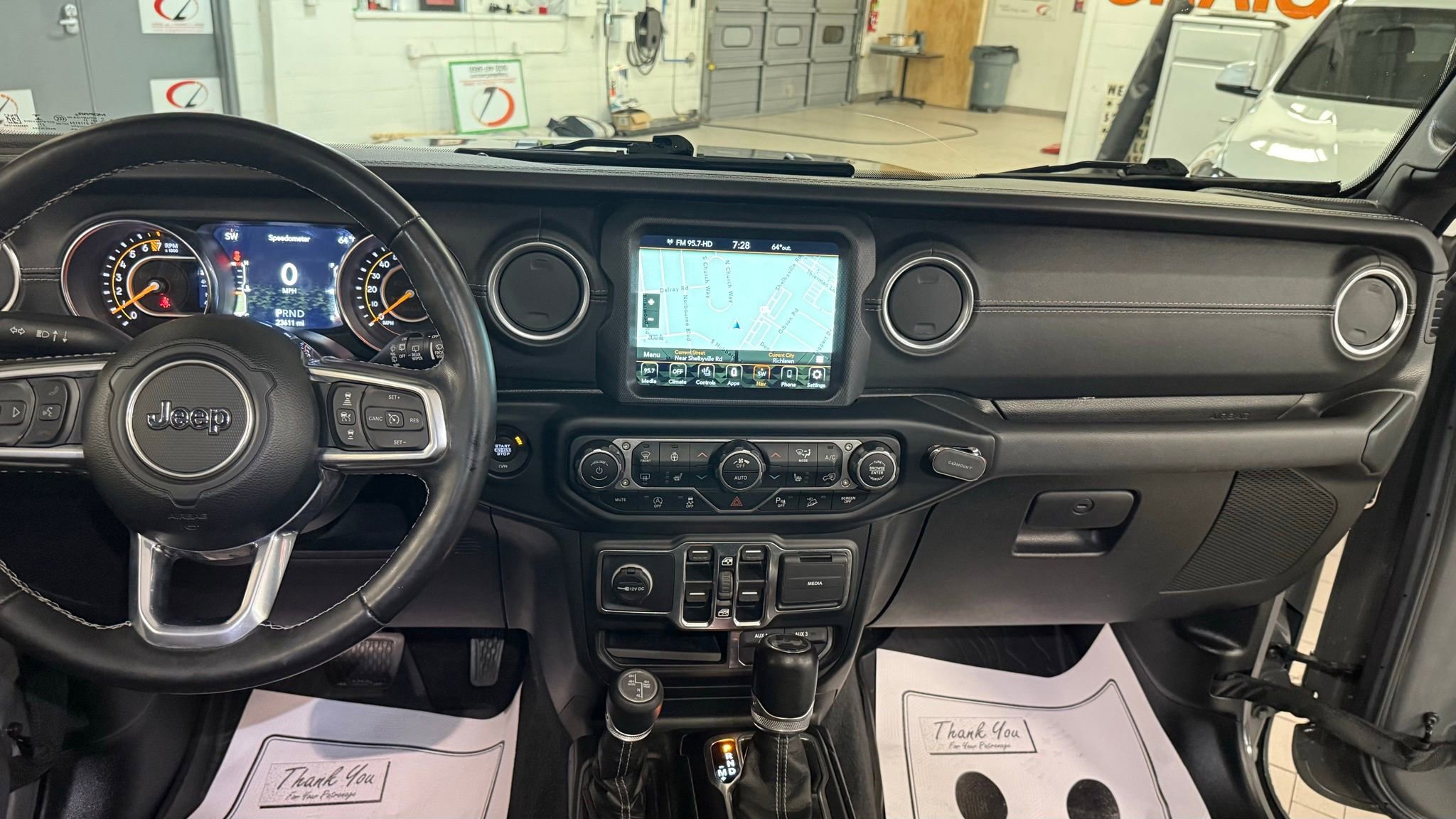 Used 2021 Jeep Wrangler Unlimited Sahara image 38