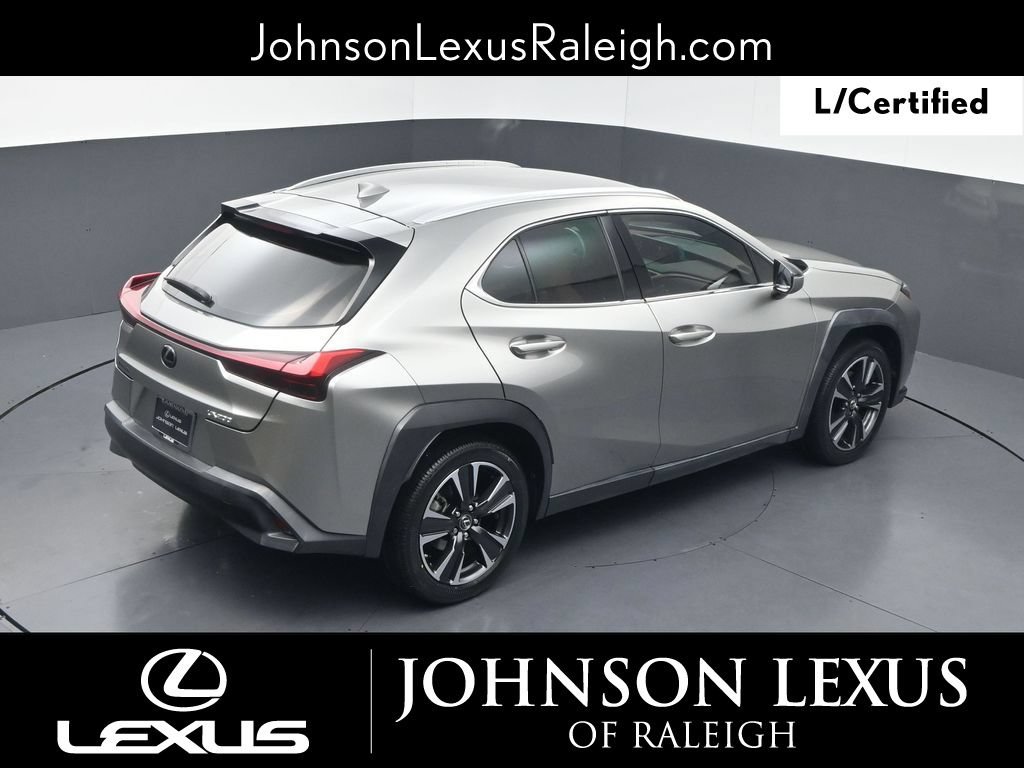 Certified 2021 Lexus UX 200 w/ Accessory Package (Z2) FWD image 27