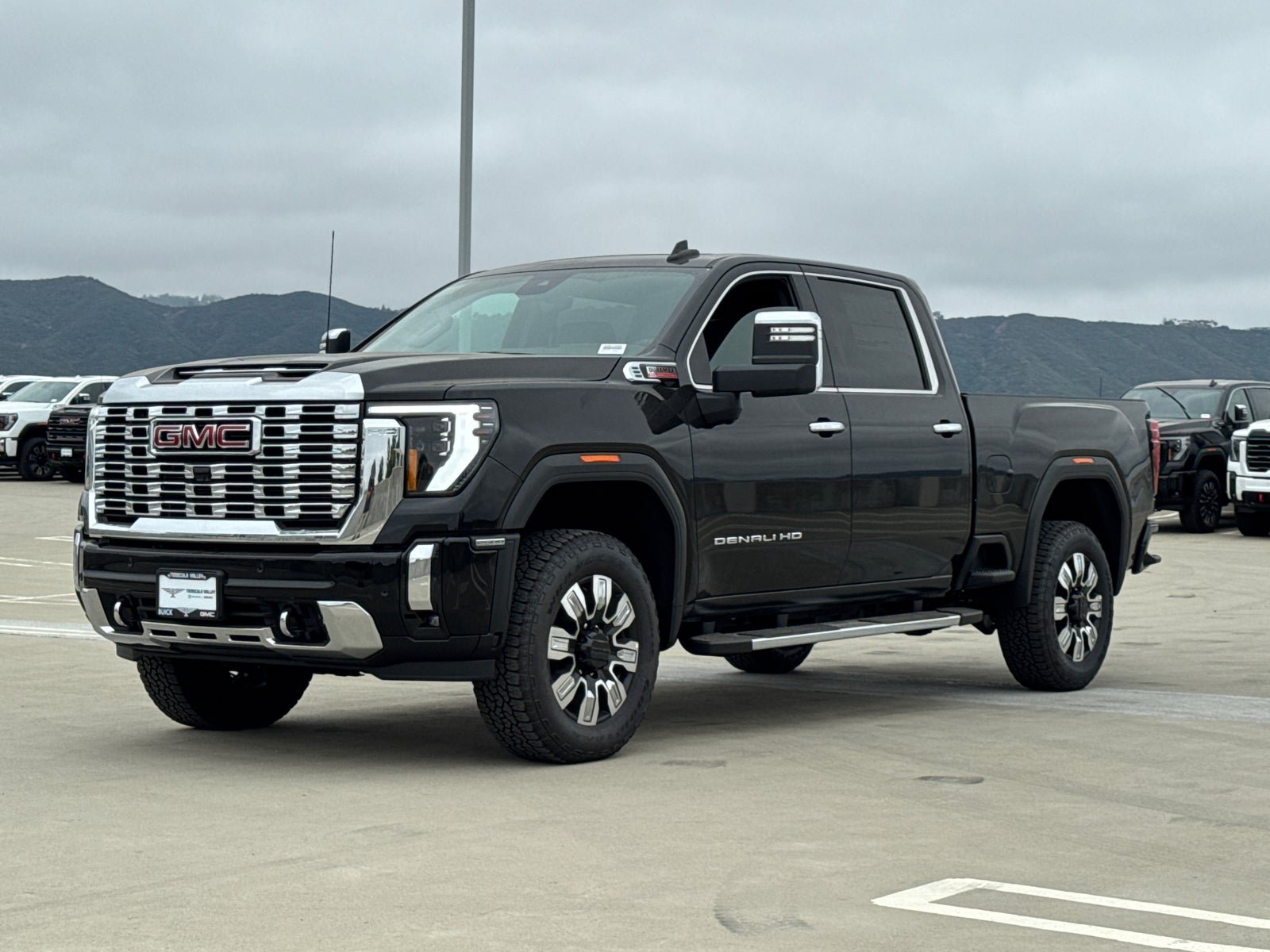 New 2026 GMC Sierra 2500 Denali w/ Denali Reserve Package AWD/4WD image 4