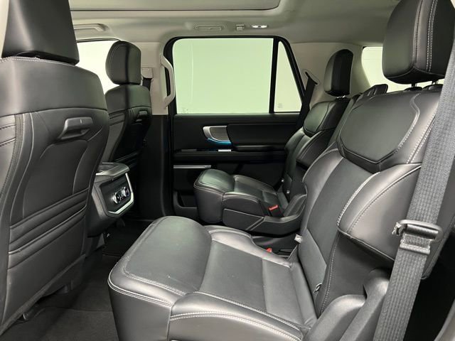 Used 2025 Ford Expedition Platinum AWD/4WD image 45