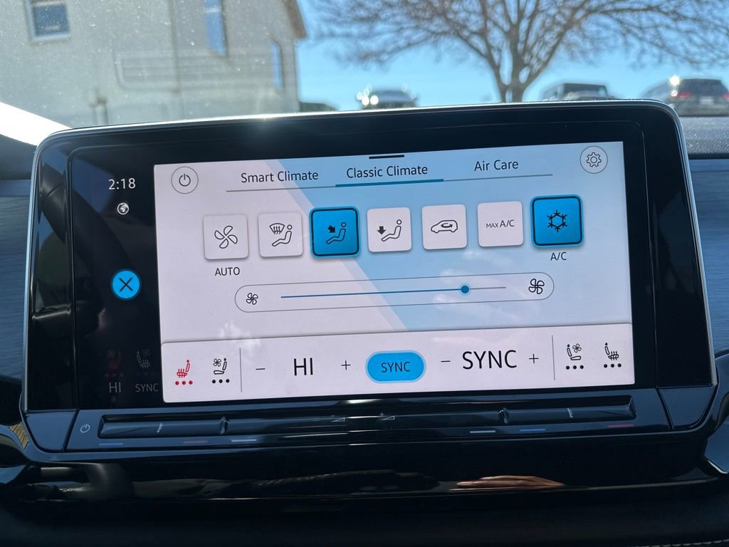 Used 2025 Volkswagen Atlas Cross Sport SE image 17