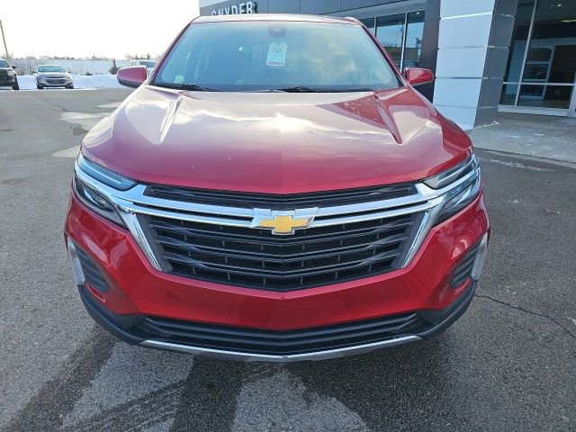 Used 2024 Chevrolet Equinox LT image 2
