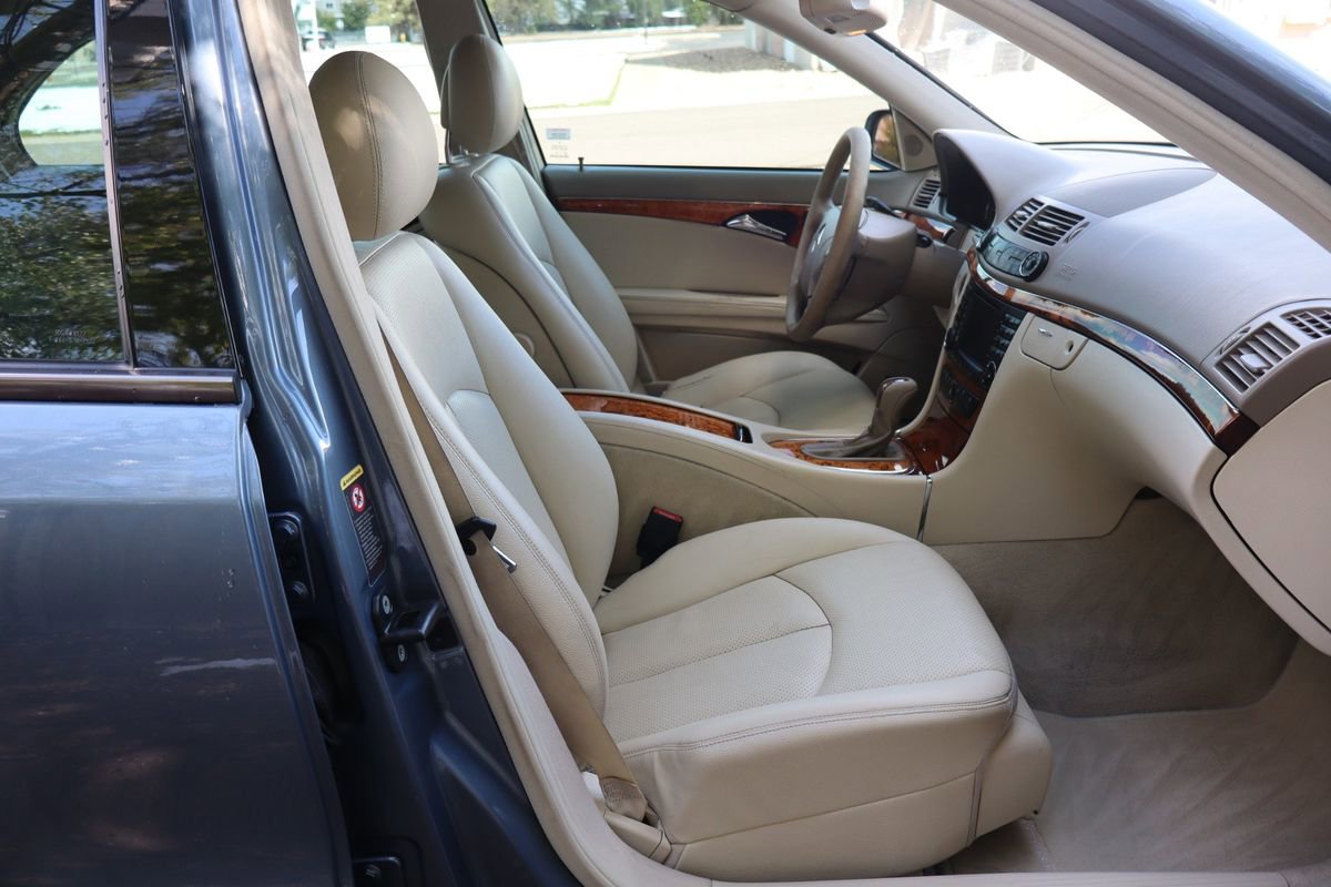 Used 2005 Mercedes-Benz E 320 4MATIC Sedan image 22