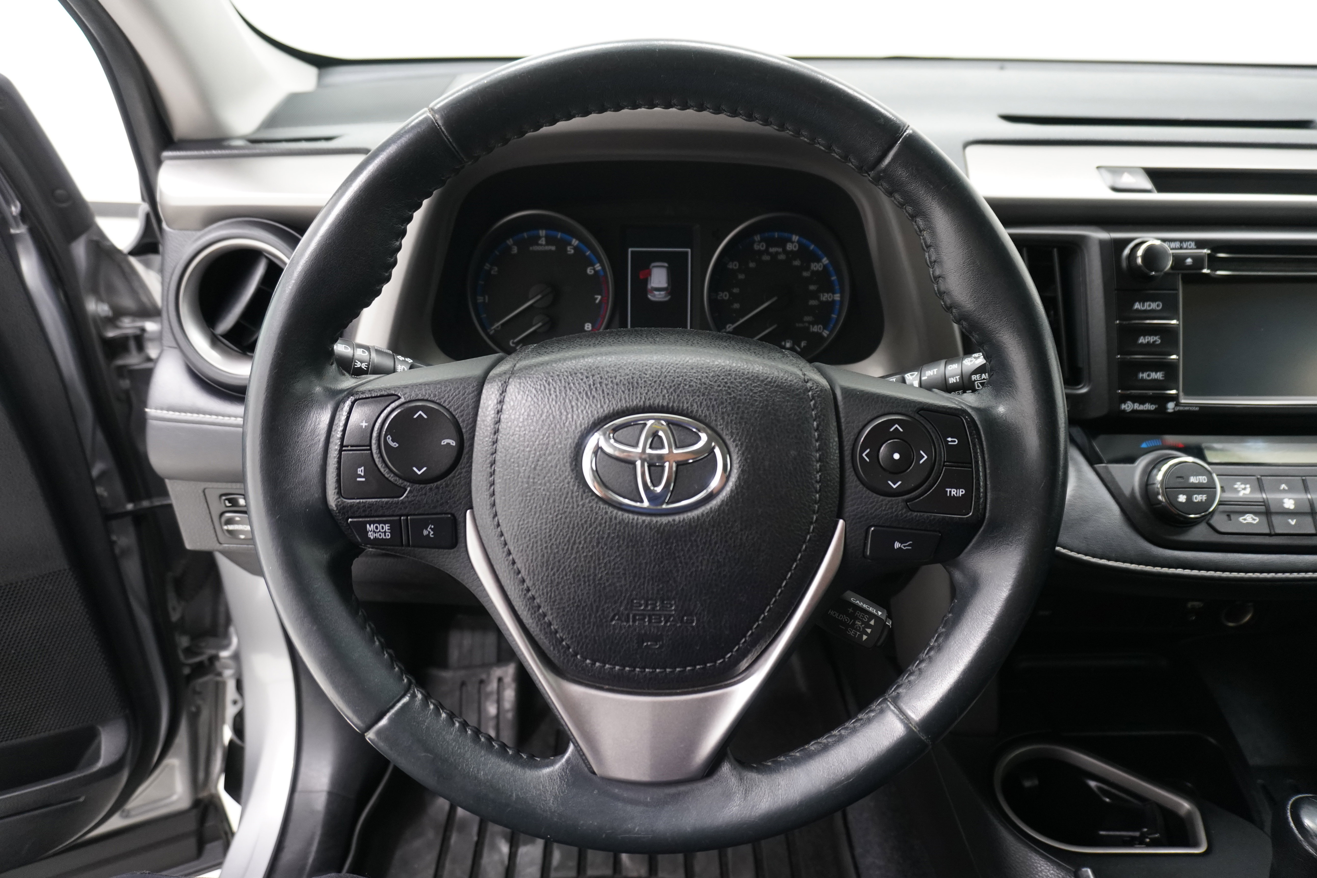 Used 2017 Toyota RAV4 XLE FWD image 14