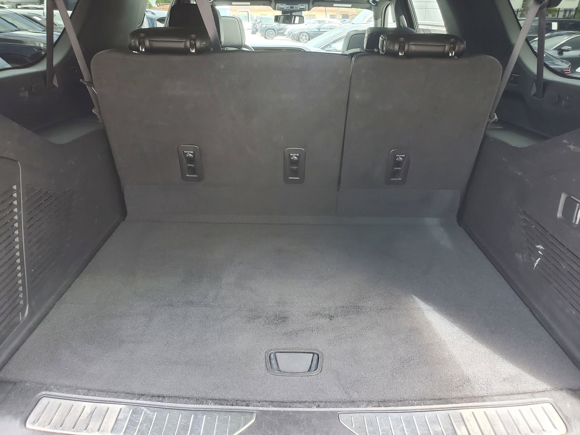 Used 2023 GMC Yukon XL Denali image 8