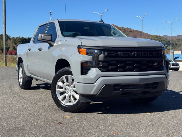 Used 2024 Chevrolet Silverado 1500 Custom AWD/4WD image 1