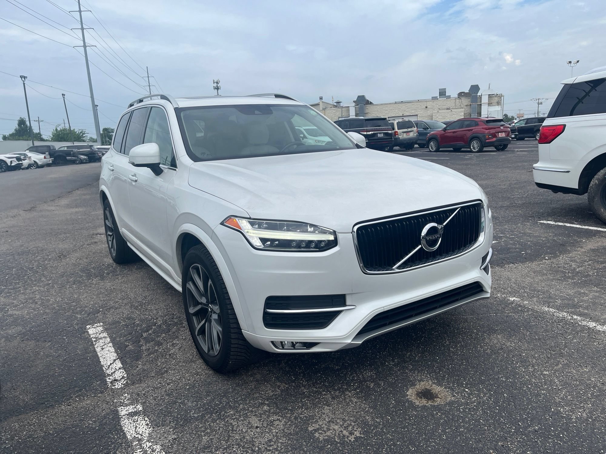 Used 2019 Volvo XC90 T5 Momentum FWD image 5