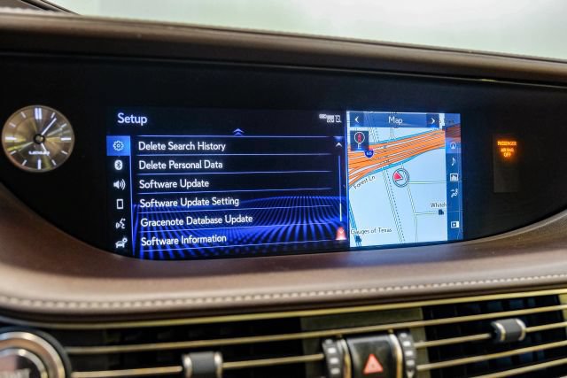 Used 2018 Lexus LS 500 w/ Accessory Package (Z1) RWD image 45