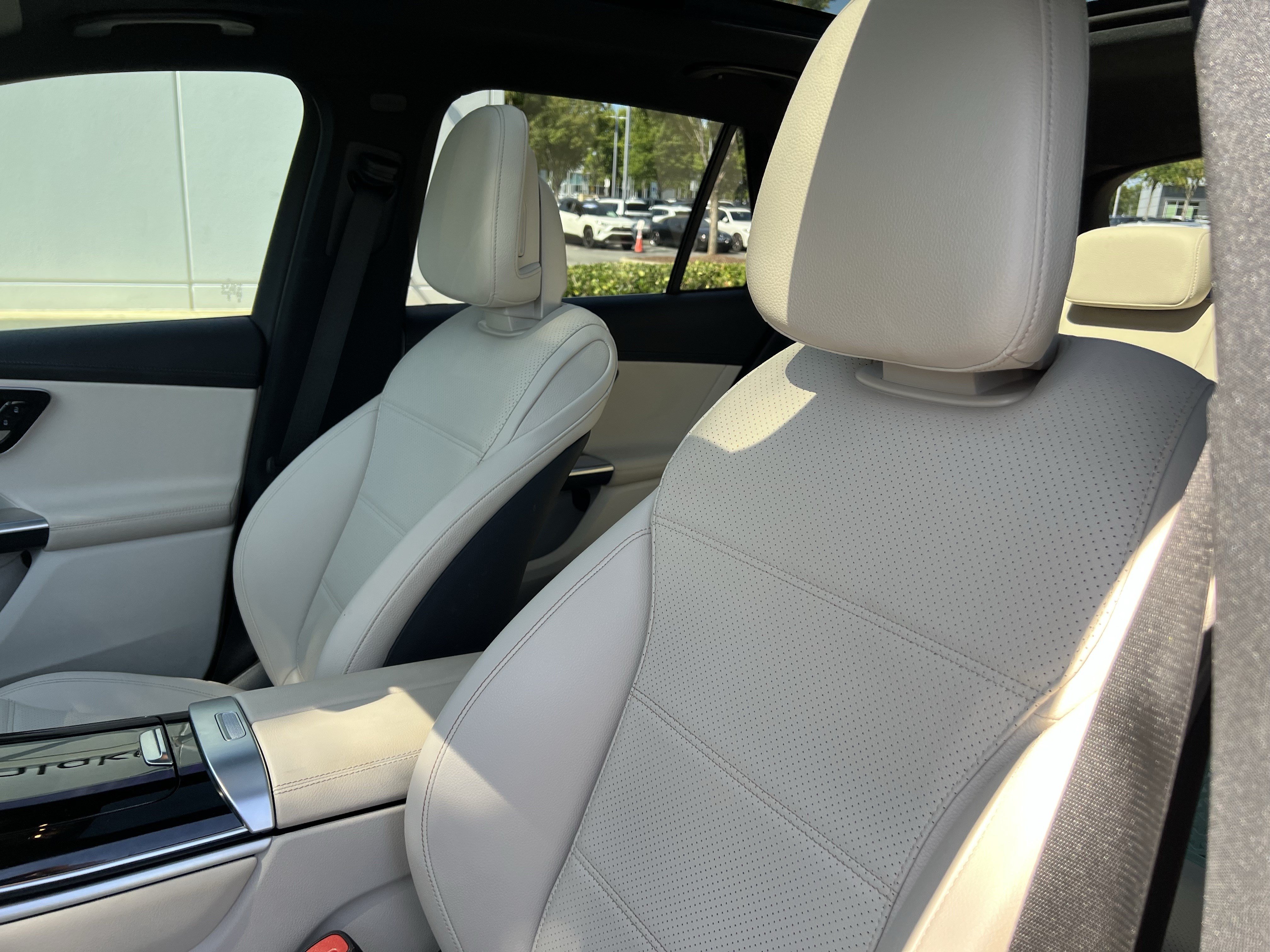 Used 2023 Mercedes-Benz GLC 300 image 16