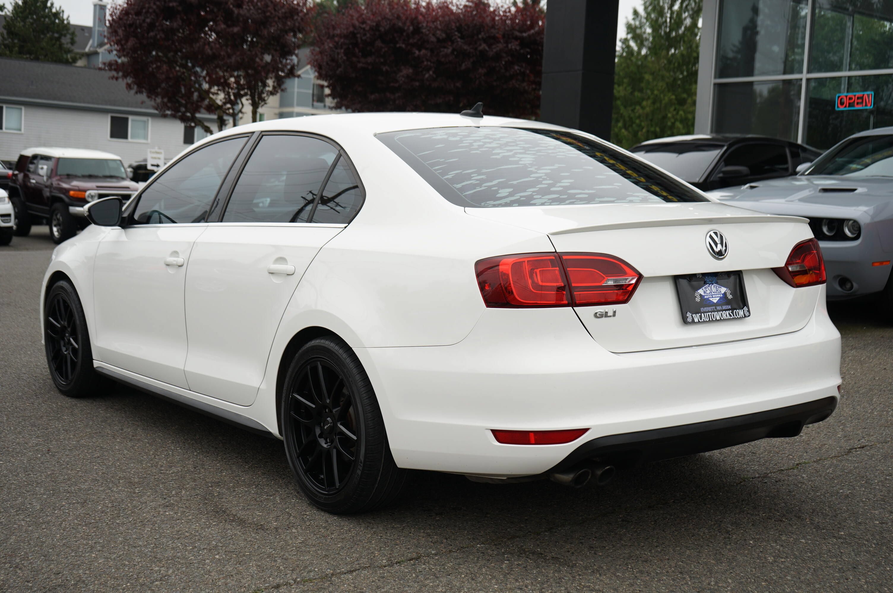 Used 2013 Volkswagen Jetta GLI Autobahn FWD image 3