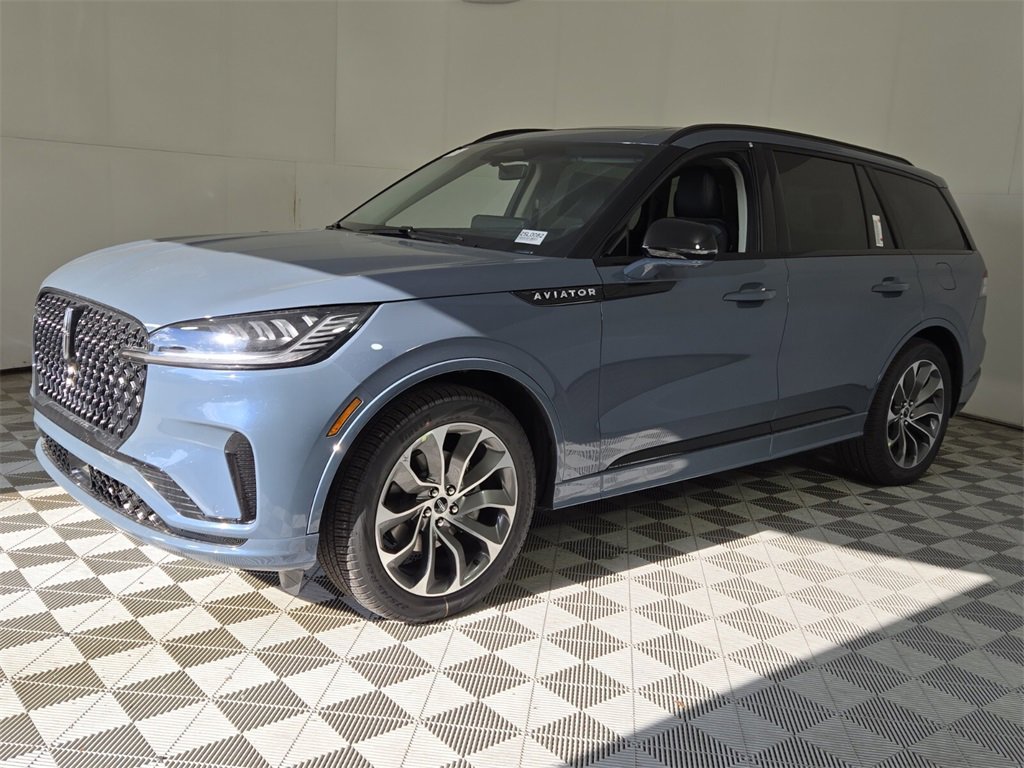 New 2025 Lincoln Aviator 2WD w/ Jet Appearance Package image 4