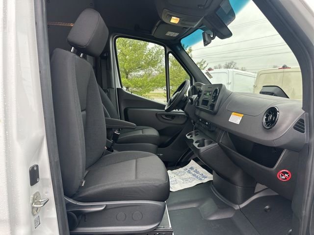 New 2025 Mercedes-Benz Sprinter 4500 image 18