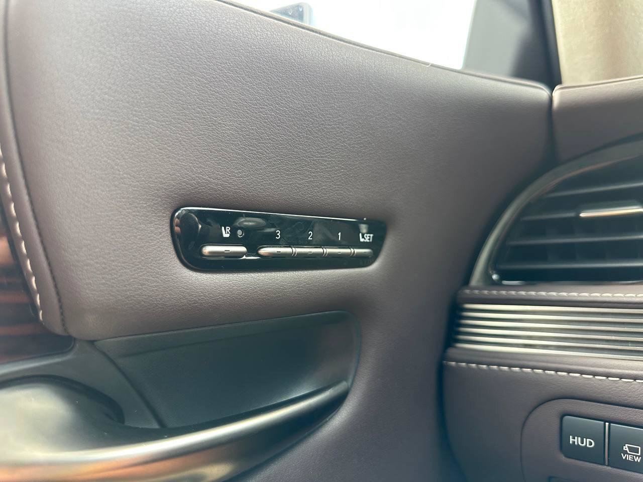 Used 2018 Lexus LS 500h AWD w/ Luxury Package image 52
