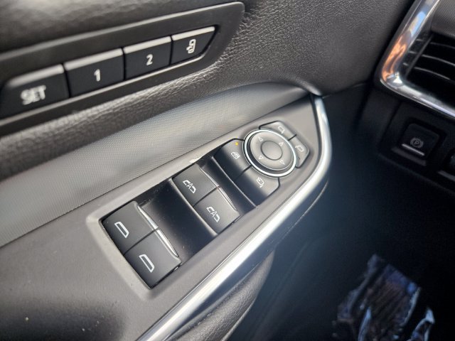 Used 2019 Cadillac XT4 Premium Luxury FWD image 27