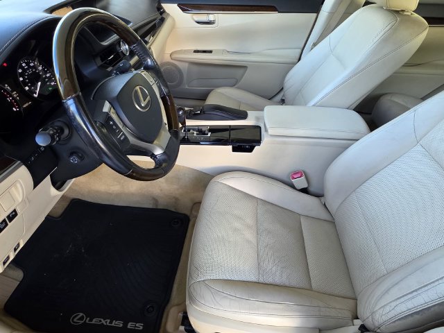 Used 2015 Lexus ES 350 w/ Luxury Package FWD image 6